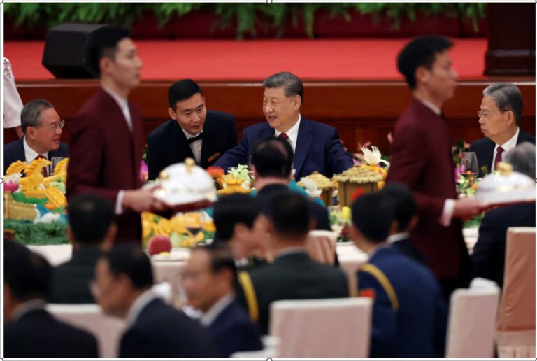 国庆盛典背后：中国的国家叙事与现实