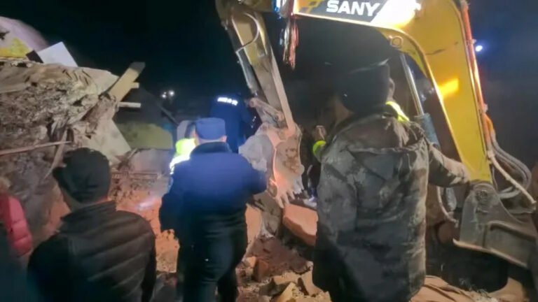 西藏强震致16人死亡，中国在脆弱喜马拉雅地区的基建扩张再引担忧